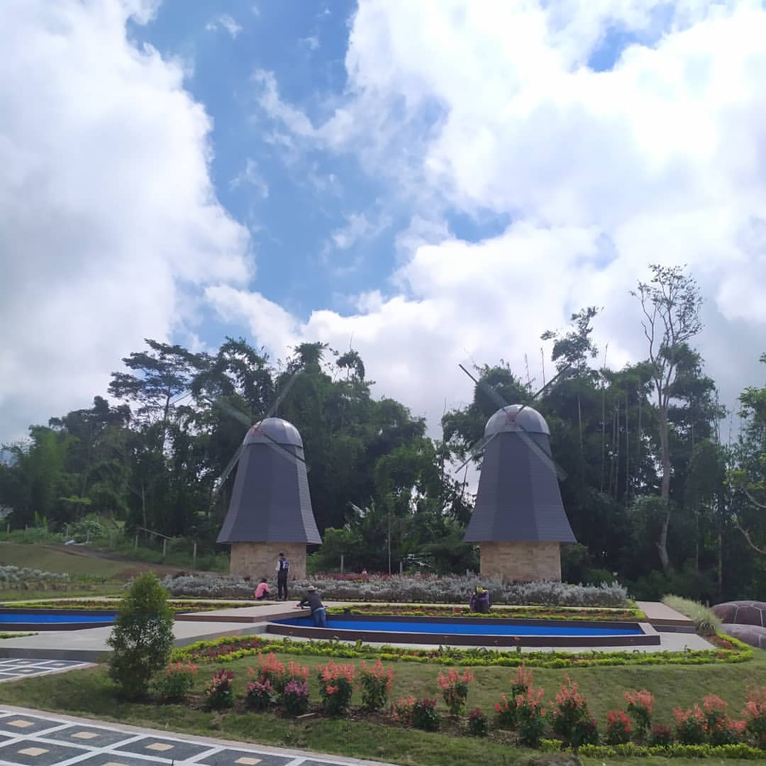 The Blooms Garden - Bali on Instagram_ _-- Y E S  _0(JPG)