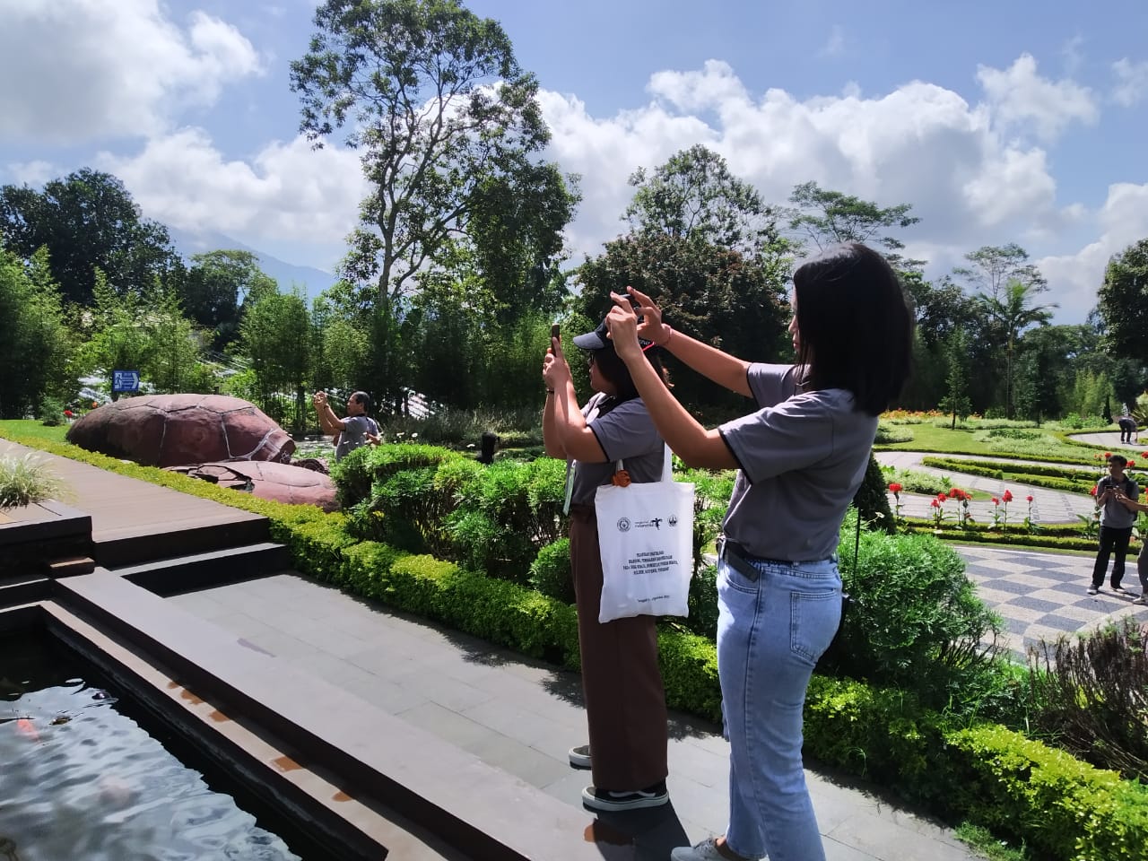 praktek pembuatan konten promosi di Instagram godevi