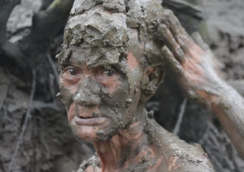 Mabuug-buugan, Tradisi Mandi Lumpur yang Sakral Simbol Pembersihan Diri