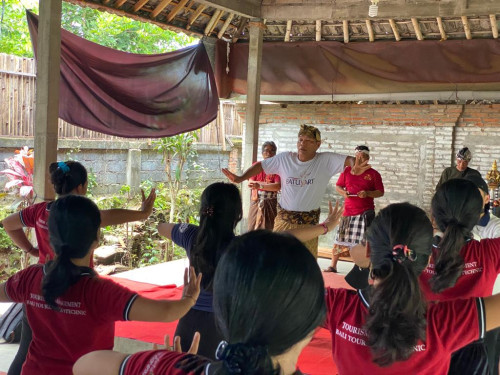 Mengenal Keindahan Tari Gambuh dan Warisan Budaya Desa Batuan di Kabupaten Gianyar