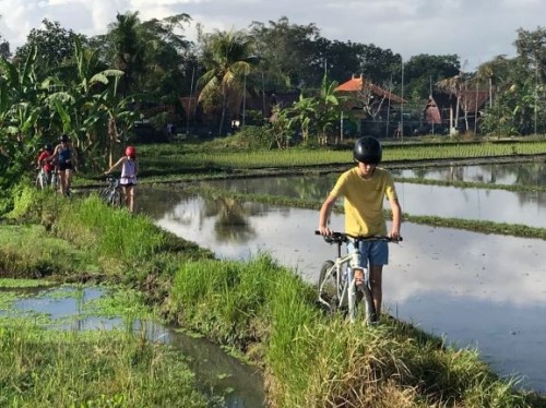 Experience Best of Kaba-kaba Village by Cycling