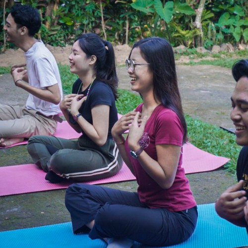 Yoga Tertawa Experience