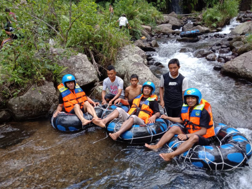 Wisata River Tubing Di Desa Golo Loni